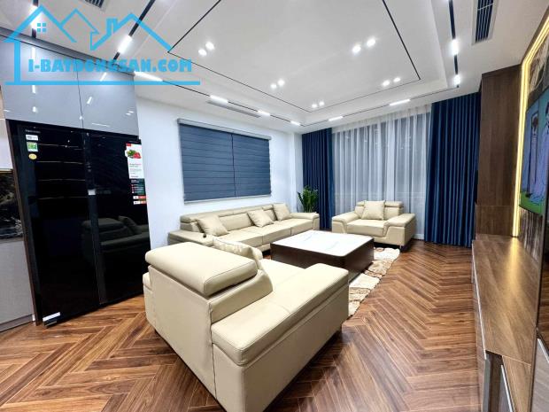 BÁN GẤP NHÀ ĐẸP NGUYỄN SƠN 52M x 6T, GARA Ô TÔ, THANG MÁY, FULL NỘI THẤT. GIÁ 15.2 TỶ