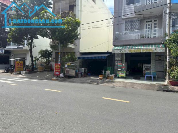 Bán đất 13.3 tỷ, 5x20m, mặt tiền đường số 32, phường bình trị đông B , quận Bình Tân
