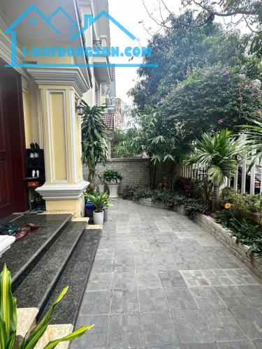 Bán Nhà Chính Chủ Biệt Thự Vinhomes Riverside Long Biên 200m2 Ô Tô