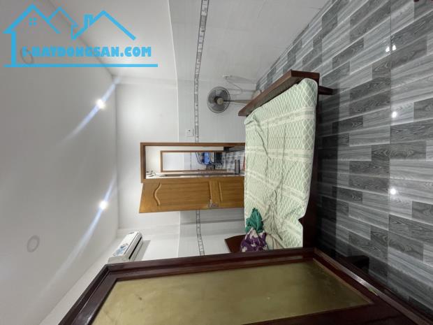 Bán nhà HXH Sát Mặt tiền Trường Chinh, Gần Bà Quẹo, Tân Sơn Nhì, 3 Tầng, 4PN. Gía 5 tỷ