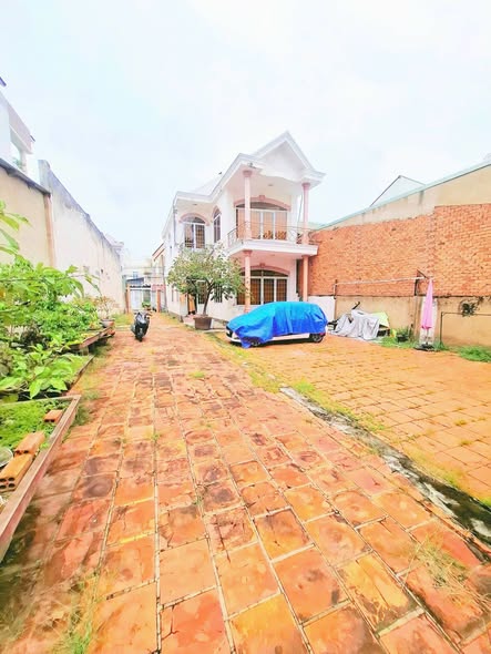 Nhà vườn