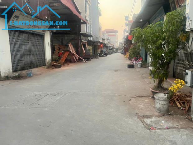 VỊ TRÍ - PHÙ KHÊ THƯỢNG - TỪ SƠN NGAY CẠNH CÔNG VIÊN ÔNG CỪ 3 BƯỚC CHÂN LÀ RA CÔNG