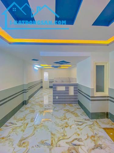 Bán nhà mới 11 tỷ,4x22.5m, 3.5 tấm, mặt tiền đường số 22, phường bình trị đông b