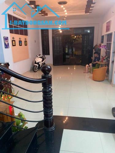 Nhà 3 tầng 90m2 5x18m khu Vạn phát Hưng sát mặt tiền Hoàng Quốc Việt Phú Thuận Q7, 14.6tỷ