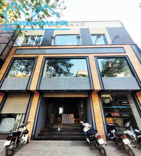 Bán Nhà Mặt Phố Quán Thánh, Ba Đình DT 222m2 x 3T, MT 10m, Giá Rẻ.