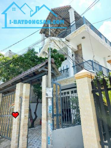 Nhà 3 tầng 260m2 đường 8m xe hơi thông ngay ngã tư Phú Thuận 803 Huỳnh Tấn phát Q7 17 tỷ