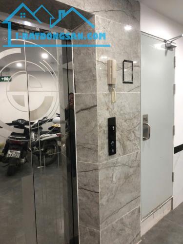 Bán căn hộ DV ngõ 228 Tam Trinh, DT 95/100m, 7 tầng mới, MT 6.5m, 27 tỷ, ngõ oto tránh.
