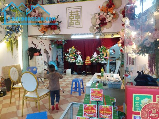 Bán nhà mặt phố HÀNG THAN lô góc phố 2 chiều kinh doanh sầm uất vỉ hè rộng