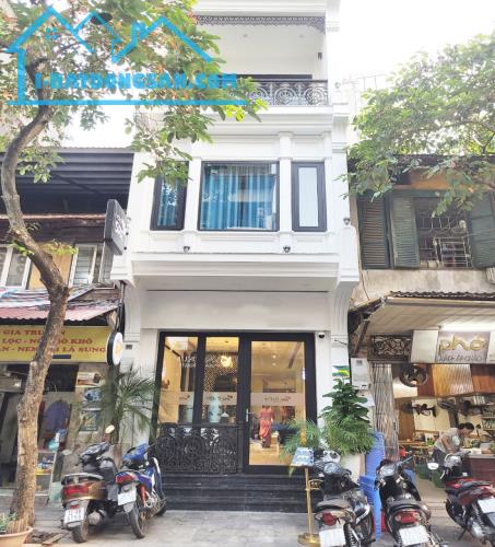 Bán Nhà Mặt Phố Hàng Tre, Hoàn Kiếm, DT 73m2 x 5T, MT 4.6m. Giá Rẻ.