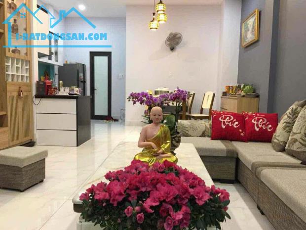 SÓC...NHÀ ĐẸP CHO ACE KỊP ĐÓN TẾT. KIỆT ĐẸP. GIÁ MỀM. NỞ HẬU TÀI LỘC