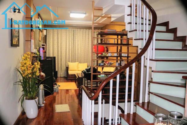 Bán nhà Trung Hòa – Cầu Giấy - Phân lô – Vỉa hè - Ô tô vào nhà – 53m2 – 5 Tầng – 19.8 tỷ