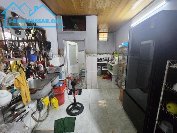 Bán ĐẤT tặng nhà 2 Tầng, 160m2 thổ cư, Xây mới tự do Quận 7