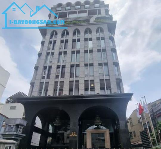 Bán Tòa Văn Phòng Mặt Phố Giải Phóng, Đống Đa DT 320m2, 12T, MT 13m. Giá Cực Rẻ