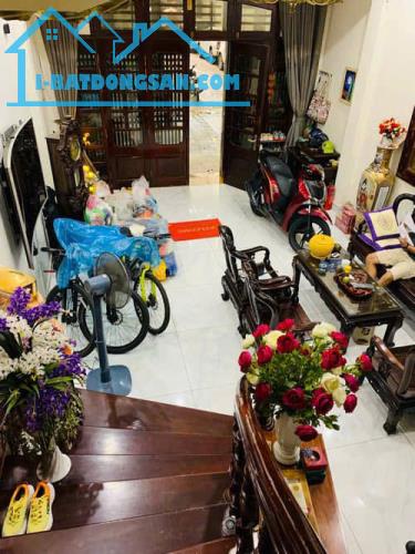 Nhà mặt phố - Phố Xuân Quỳnh – Phường Trung Hòa – 68m2 – MT5m – 5 Tầng – 31 tỷ .