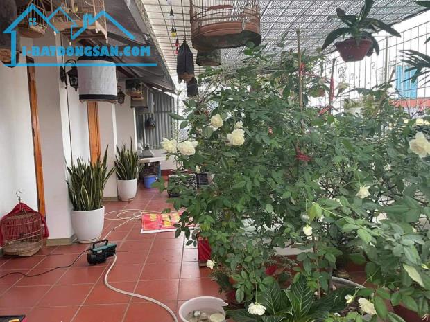Bán nhà Nguyễn Ngọc Vũ – Cầu Giấy – 280m2 – MT 15m – Giá chỉ 53 tỷ .