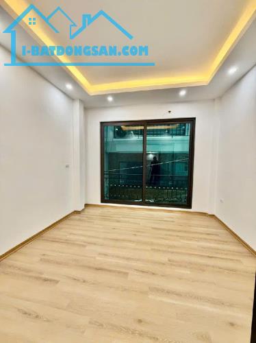 Bán nhà mới đẹp Bằng Liệt 5 tầng 36 m thiết kế hiện đại đẹp về ở luôn giá 6.9 tỷ