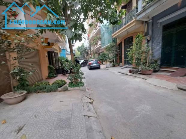 Bán nhà phân lô phố Yên Lãng. Đống Đa DT 60m2 x 7T. Mặt tiền 6m.