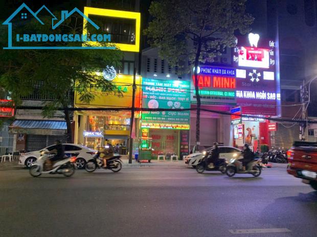 Nhà lầu vị trí đẹp mặt tiền Trần Hưng Đạo, Ninh Kiều, Cần Thơ - 21 tỷ
