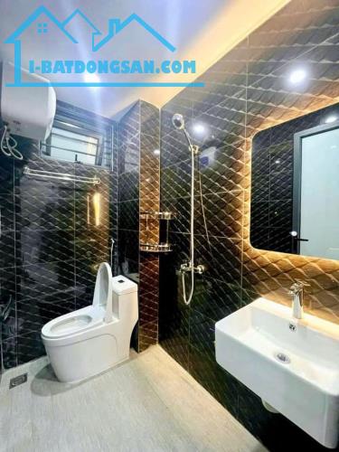 Bán toà CCMN Thịnh Liệt. Hoàng Mai DT 82m x 8T. Mặt tiền 4.6m