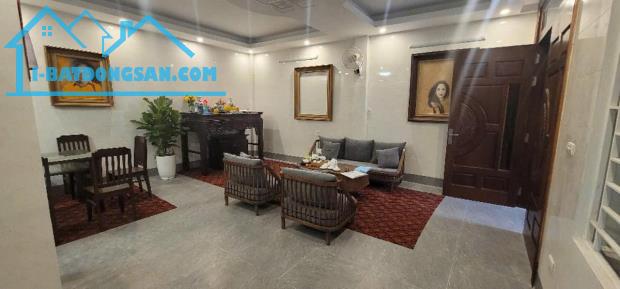 BÁN NHÀ TÂY HỒ - DIỆN TÍCH KHỦNG - BA BƯỚC CHÂN RA ĐƯỜNG Ô TÔ