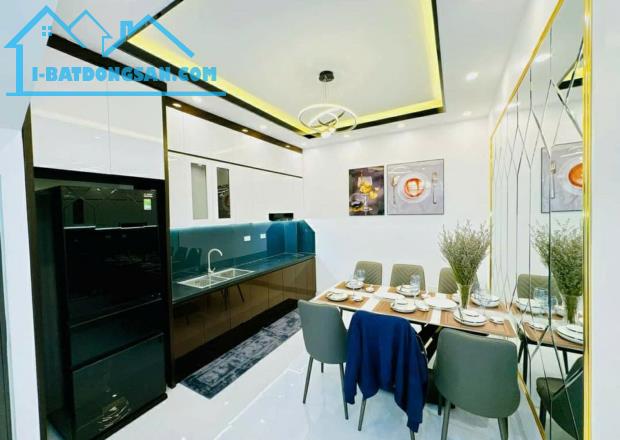 CHÍNH CHỦ CẦN BÁN GẤP NHÀ ĐẸP PHÂN LÔ KHU HÀO NAM DT48m2, MẶT TIỀN RỘNG