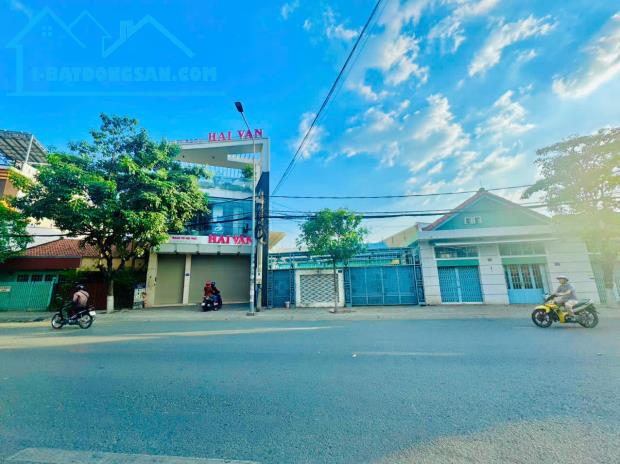 Bán nhà mặt tiền đường Cách Mạng Tháng 8 gần ngã tư cầu mới Hóa An sổ hồng 862m2 giá 54 tỷ
