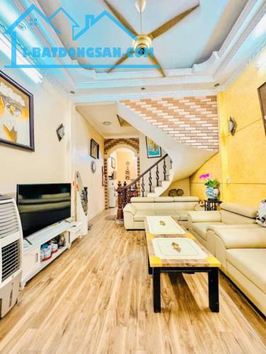 BÁN NHÀ MẶT NGÕ TÂY HỒ - NGÕ BA GÁC PHI - BA BƯỚC CHÂN RA MẶT PHỐ