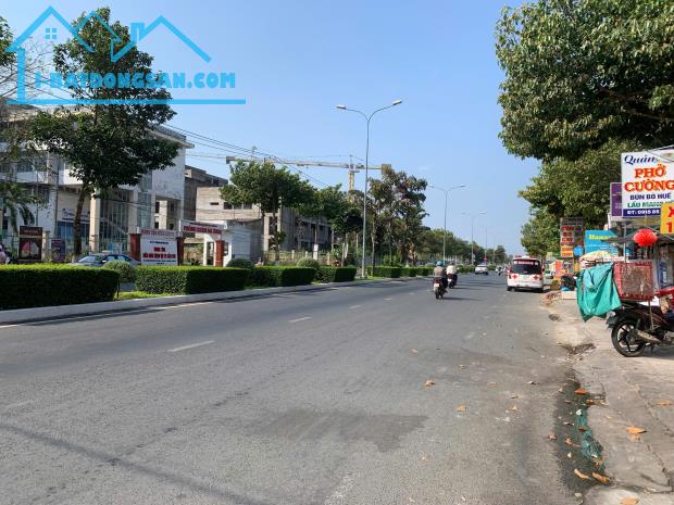 Bán nhà mặt tiền Nguyễn Văn Cừ nối dài xéo bv Ung Bứu Cần Thơ - 60 tỷ