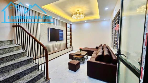 BÁN NHÀ TÂY HỒ - BA BƯỚC CHÂN RA ĐƯỜNG Ô TÔ - TÀI CHÍNH NHỎ XINH