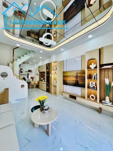 BÁN NHÀ MỚI XÂY NHÀ ~40M2 NHÀ 4 LẦU 4 PN FULL NT GIÁ 6.XX TỶ
