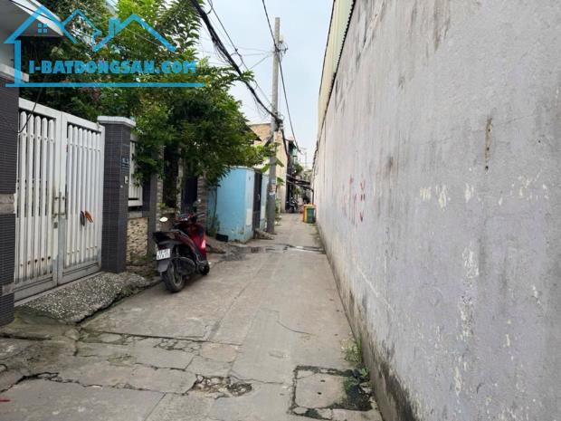 Bán gấp dãy trọ 2 tầng, 4x18, đường Hương Lộ 2, giá nhỉnh 3tỷ. Sẵn dòng tiền 12tr/thang.
