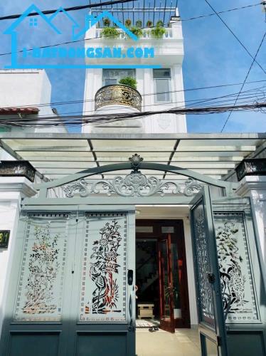 Bán gấp nhà Quận 3! 60m2 đường Nguyễn Gia Thiều 3tỷ188, Hẻm 6m, không lộ giới, Sổ riêng
