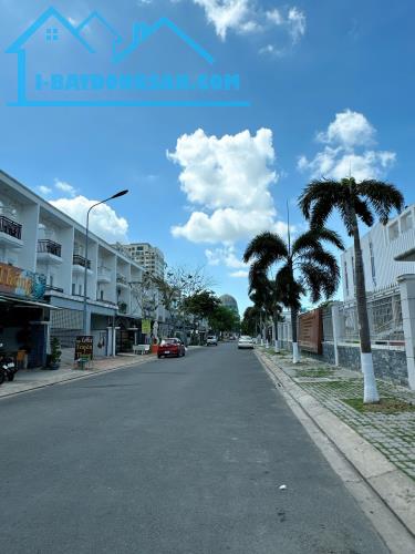 Bán nhà 1 trệt 2 lầu khu đô thị Hưng Phú.Thuận tiện kinh doanh,mở vp