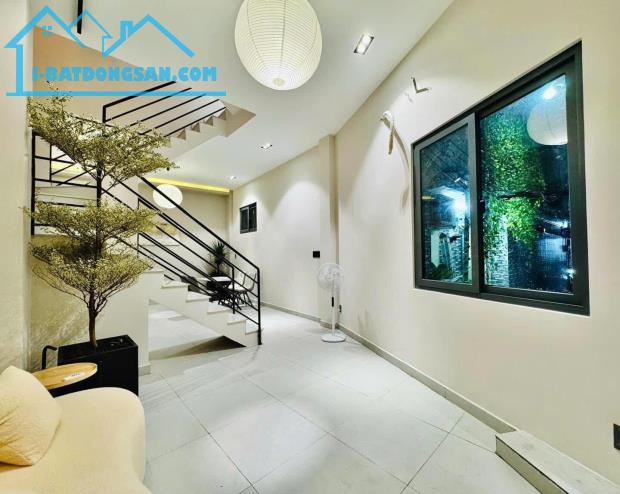 Kẹt tiền bán gấp nhà Q1! 58m2 Giá 3tỷ688 gần sát Thảo Cầm Viên, Nguyễn Bỉnh Khiêm, SHR
