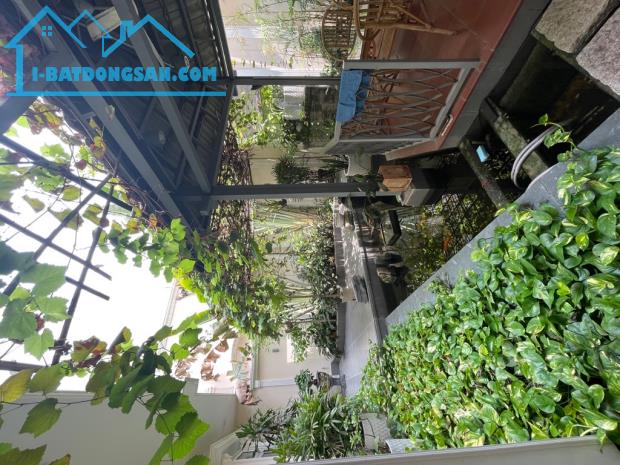 BÁN BIỆT THỰ ĐƯỜNG HỒ BIỂU CHÁNH, 240M2 CÓ THANG MÁY