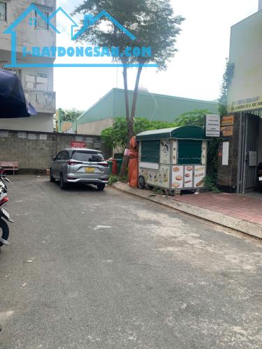 Bán nhà phố 5x20m hầm thang máy rẻ nhất khu Kim Sơn Quận 7 giá 19,8 tỷ