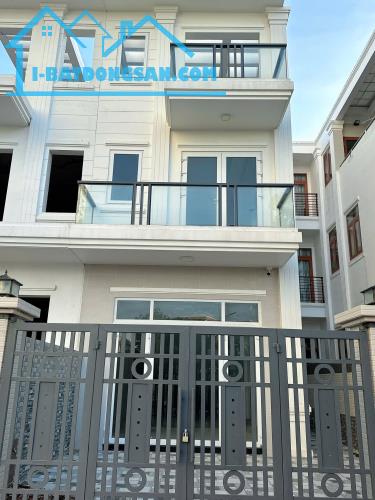 Nhà 1 trệt 2 lầu khu đô thị Hưng Phú