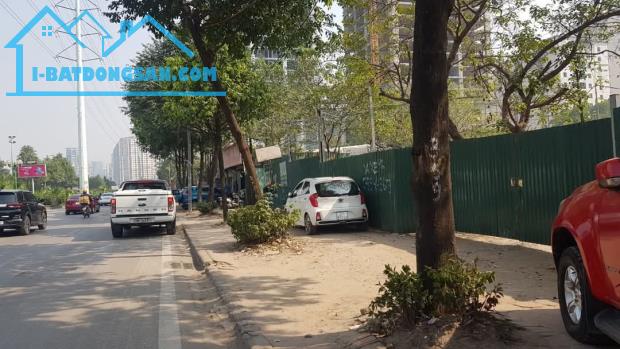 Bán 9276m2 đất, mt 200m, tại đường Tỗ Hữu, quận Nam Từ Liêm, giá 1000 tỷ.