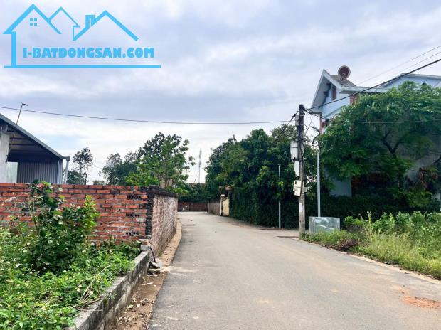 CẦN BÁN LÔ ĐẤT ĐẸP NGAY NGÃ TƯ LỤC QUÂN - VIEW HỒ CỰC ĐẸP - MẶT TIỀN RỘNG