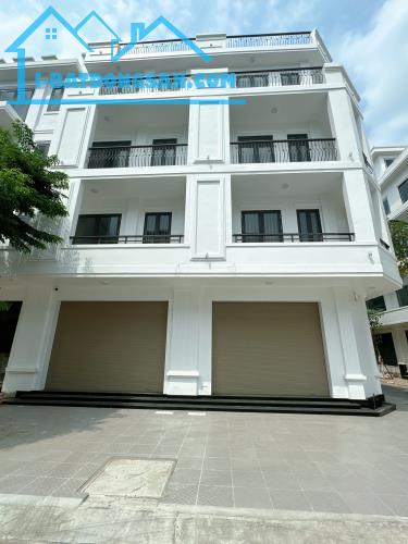 Cho thuê nhà 1 trệt 3 lầu 247m2 khu đô thị Hưng Phú