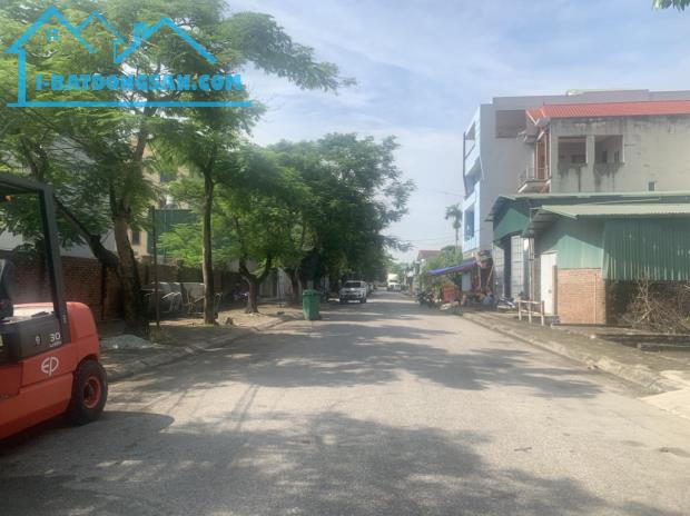 Bán đất lô góc tặng xưởng mặt phố Hoa Đông Cự Khối, container ra vào thoải mái