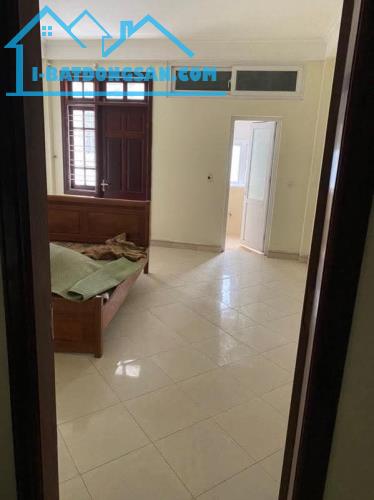 Bán nhà đường Giải Phóng. Hoàng Mai DT 63m x 6T. Mặt tiền 4.5m. Giá 16.95 tỷ