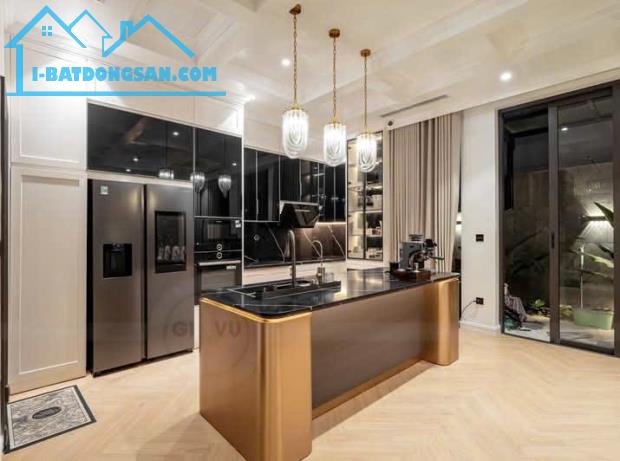 Tôi bán biệt thự KĐT Văn Phú view công viên cạnh trường Marie Curie 210m2 chỉ 34.5 tỷ.