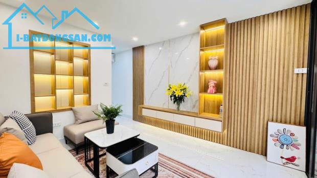 TẬP THỂ HOÀNG ĐẠO THÀNH-NGÕ THÔNG- 15 m RA Ô TÔ-2 NGỦ -2WC+ KHÁCH + bếp