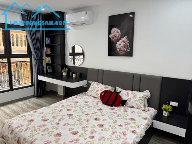 BÁN NHÀ MẶT NGÕ GẦN PHỐ 12 TỶ 40m 5 TẦNG MT 3,5m THANG MÁY GARA Ô TÔ XUÂN LA TÂY HỒ