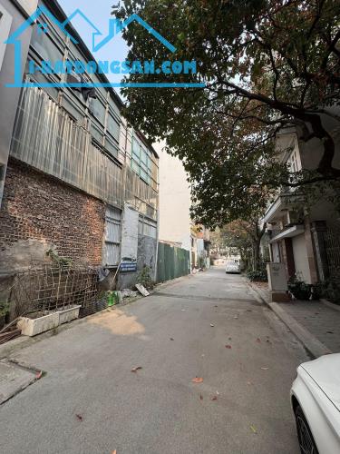 DUY NHẤT, MẶT PHỐ, NGUYỄN HOÀNG TÔN, TÂY HỒ-KD-Ô TÔ-VỈA HÈ: 130M X5T, MT 5,3M, GIÁ 65 TỶ.