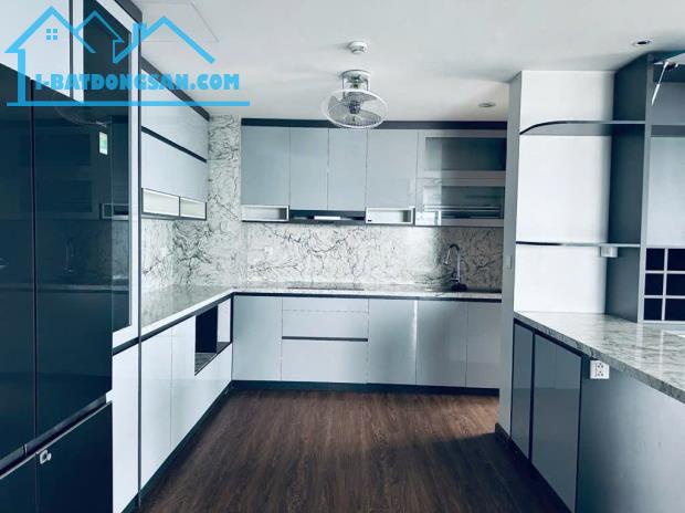 Tòa Căn Hộ Mới Xây – Ngõ 445 Lạc Long Quân – Tây Hồ – Dành Cho Nhà Đầu Tư Thông Thái