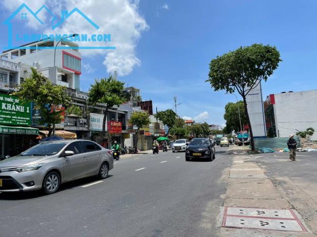 Hiếm thực sự! Chỉ với 7.45 tỷ có ngay căn MT Nguyễn Kiệm, nhà 3 tầng DT 4x12 công nhận đủ