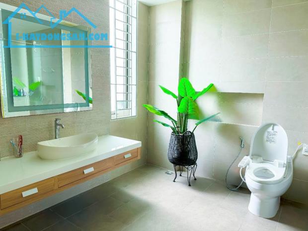 BÁN TOÀ NHÀ 7 TẦNG THANG MÁY ĐƯỜNG LÊ VĂN HUÂN QUẬN TÂN BÌNH