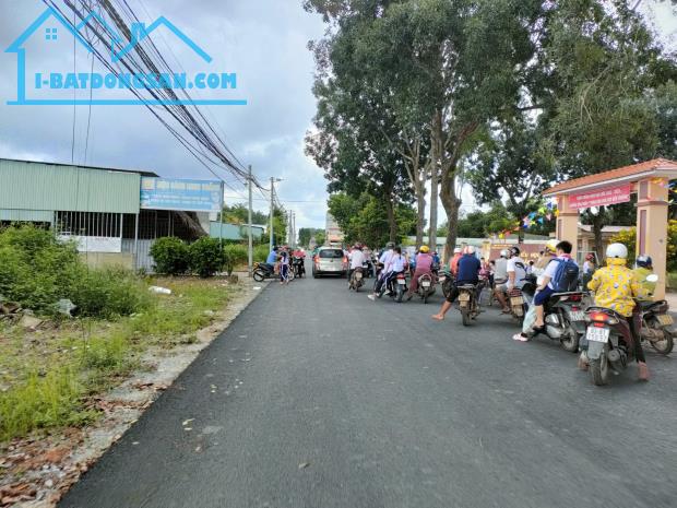 GÓC 2 MT 25X45=1125M2 SỔ RIÊNG, ĐƯỜNG NHỰA, NGAY THỊ XÃ, SÁT KCN GIÁ 350TR